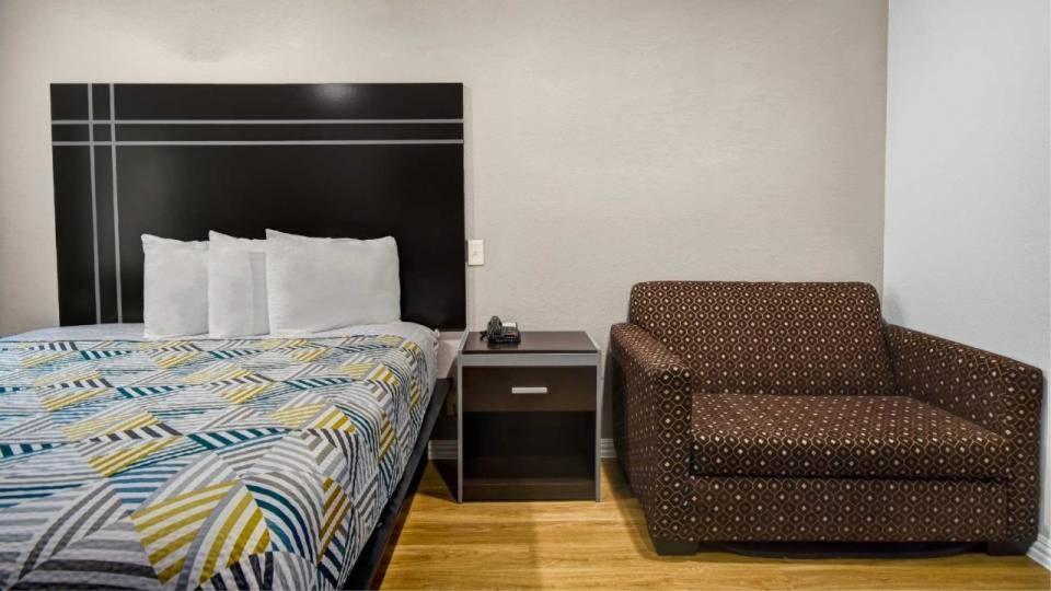 Motel 6 Humble, Tx - Houston International Airport المظهر الخارجي الصورة